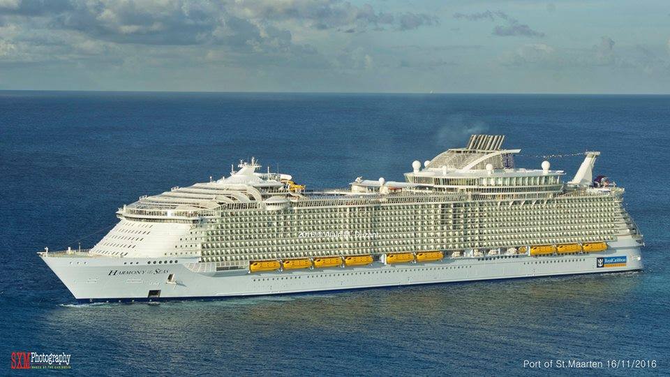 Stopover of the liner ‘The Harmony of the Seas’ to Sint Maarten.