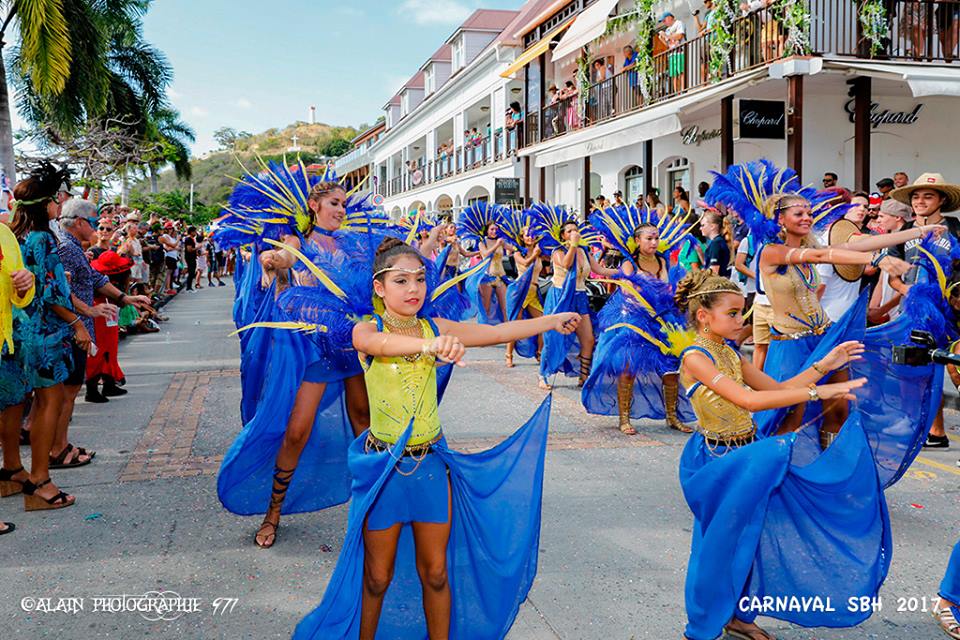 SAINTMARTIN / SAINTBARTH Parade du Carnaval ) Voyager ferry